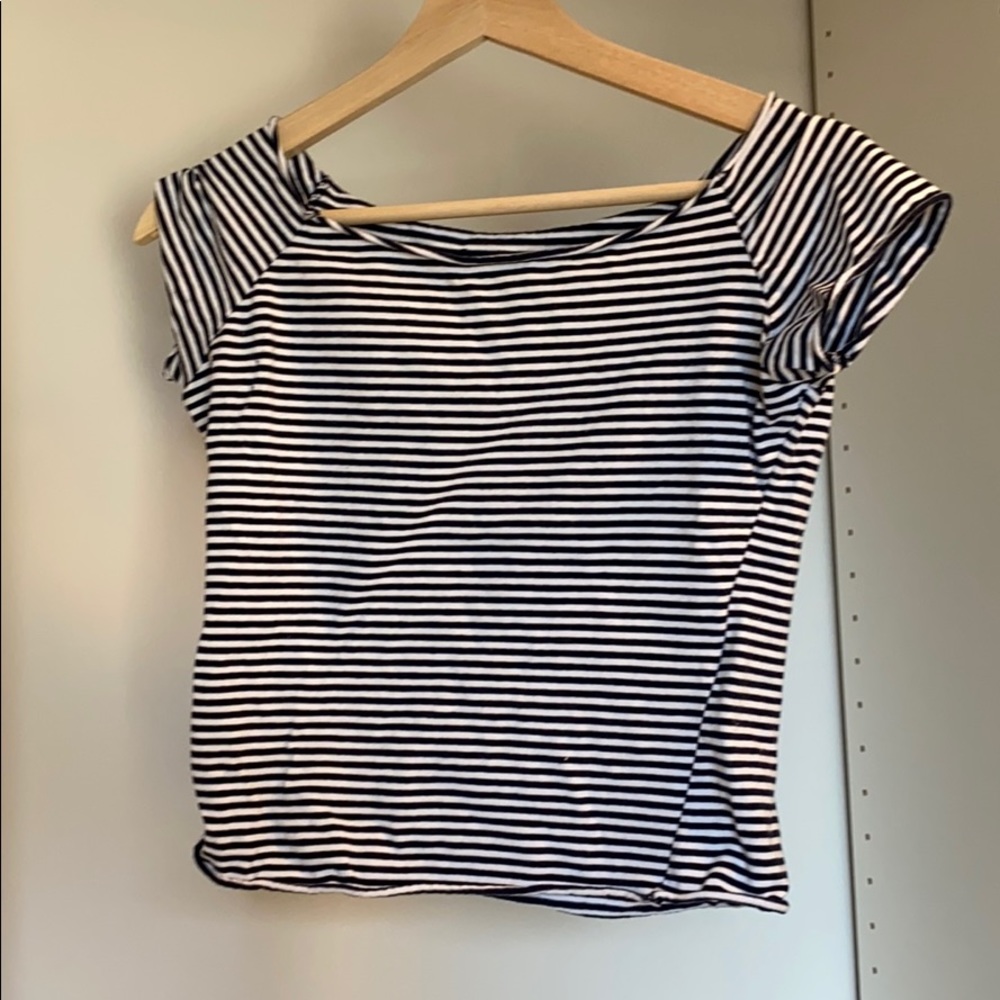 Brandy Melville short sleeve top